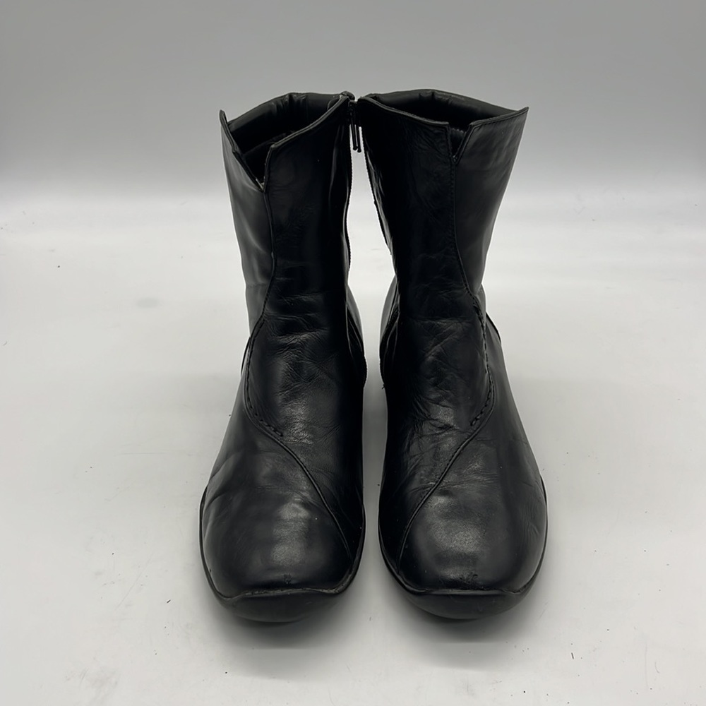 Everybody by BZ Moda Black Leather Boots with  faux Fur Lining size 39.5